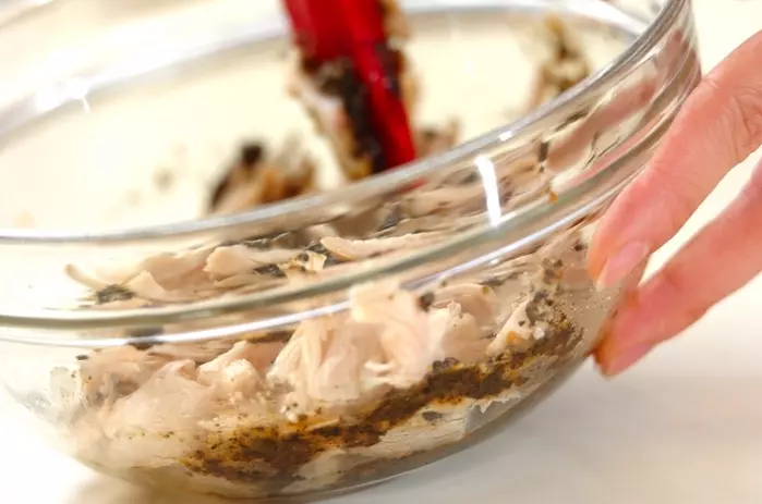 鶏ささ身のゴマみそ和えの作り方2