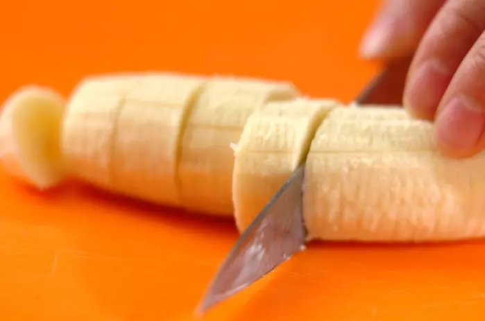 焼きバナナバニラアイス添えの下準備1