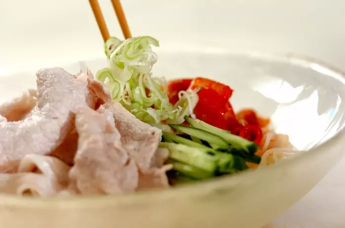 夏にさっぱり!豚キムチのぶっかけそうめん by 金丸 利恵さんの作り方3