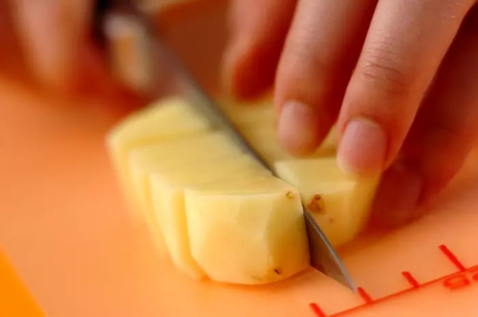 バジル粉ふき芋の下準備1