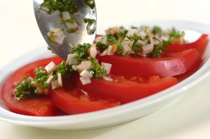 冷やしトマトのパセリドレッシングの作り方2