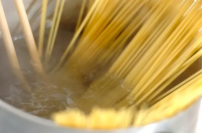 ささ身とトマトの冷製スパゲティーの作り方5