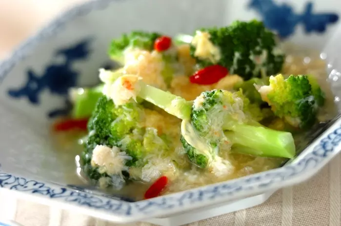 カニとブロッコリーの卵とじ