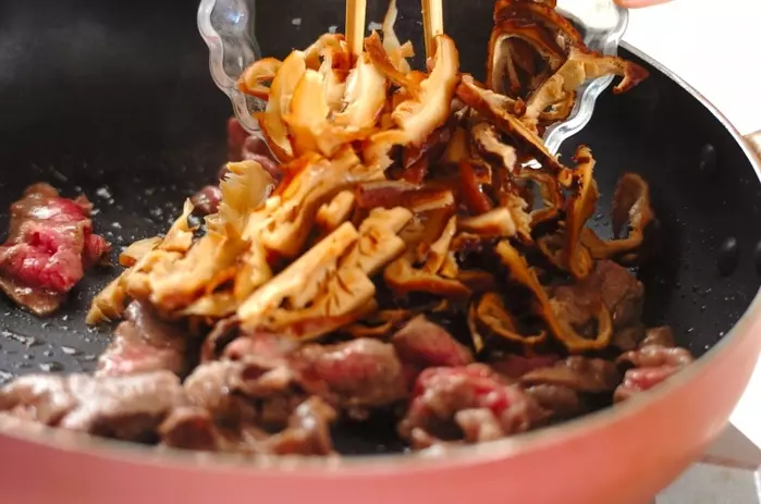 牛肉と春雨の炒め煮の作り方1