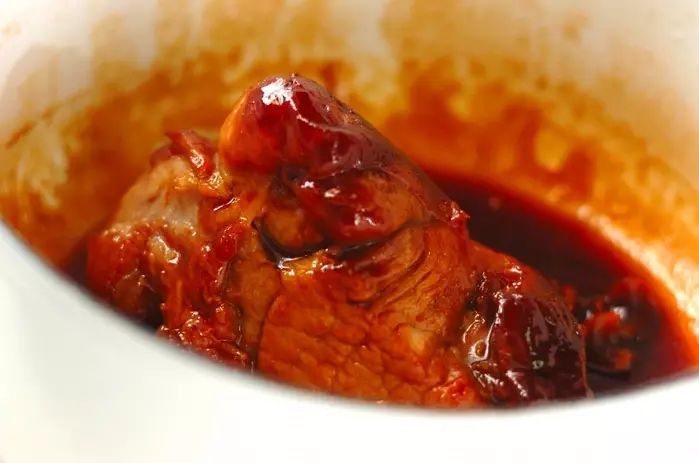 やさしい甘み！豚もも肉のハチミツショウガ煮の作り方2