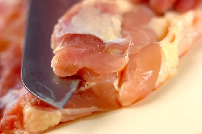 鶏肉のパリパリ焼き レモンバターソースの下準備1