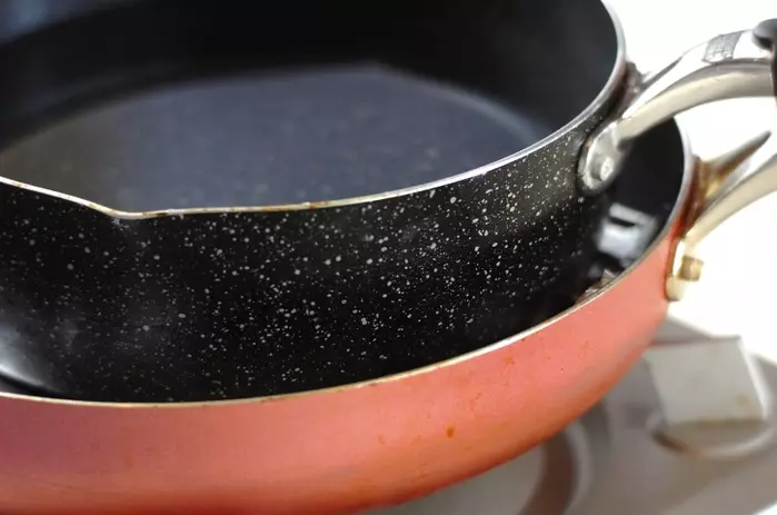 鶏肉のパリパリ焼き レモンバターソースの作り方1