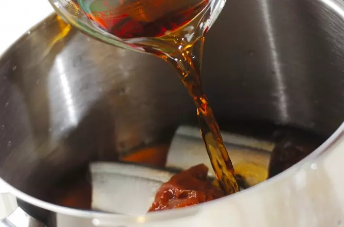 サンマの梅おかか煮の作り方1