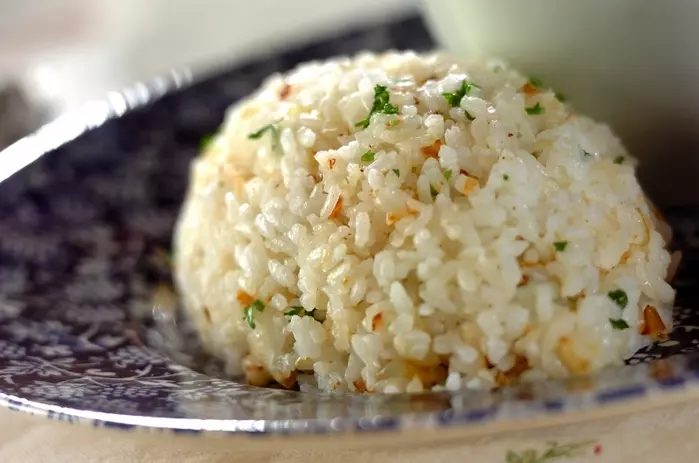 簡単!香り豊かな基本のバターライス