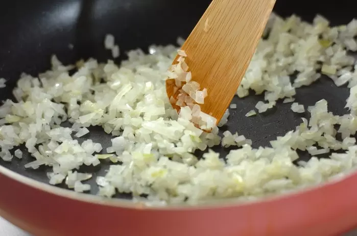 簡単!香り豊かな基本のバターライスの作り方1