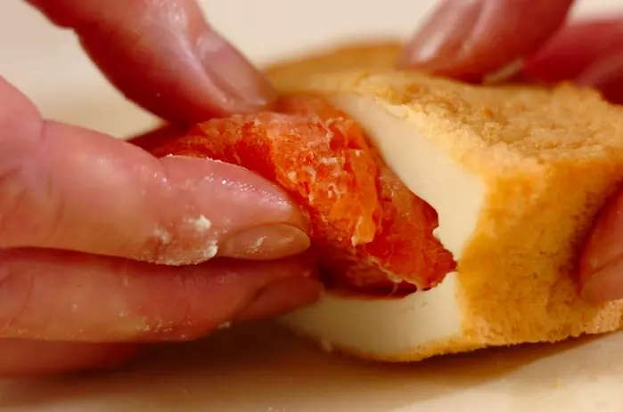 厚揚げと鮭のはさみ蒸しの作り方1