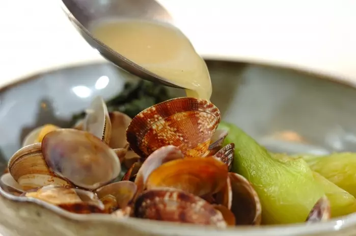 チンゲンサイとアサリの蒸し煮の作り方3