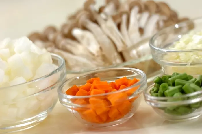 たっぷり野菜のチキンスープの下準備1