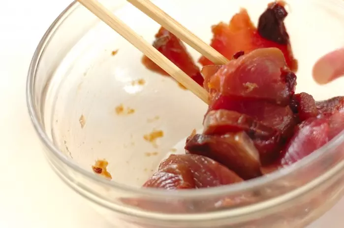 カツオとルッコラのサラダの作り方1