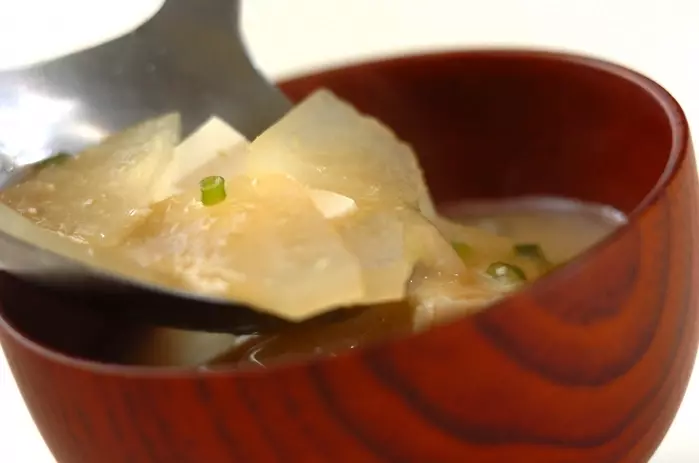 冬瓜と豆腐のみそ汁の作り方2