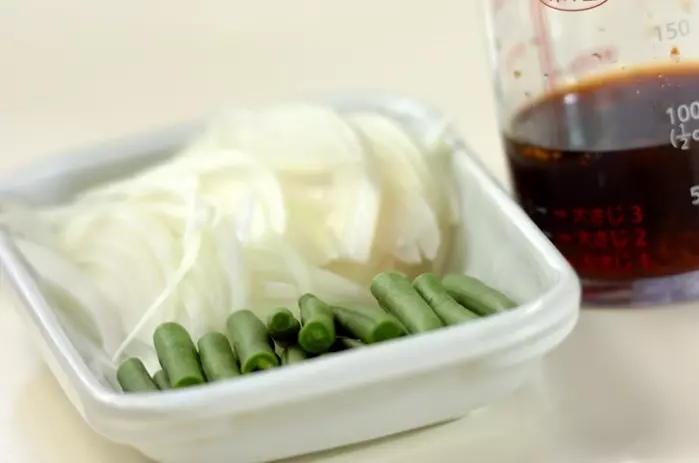 厚揚げとインゲンのトロミ炒めの下準備2