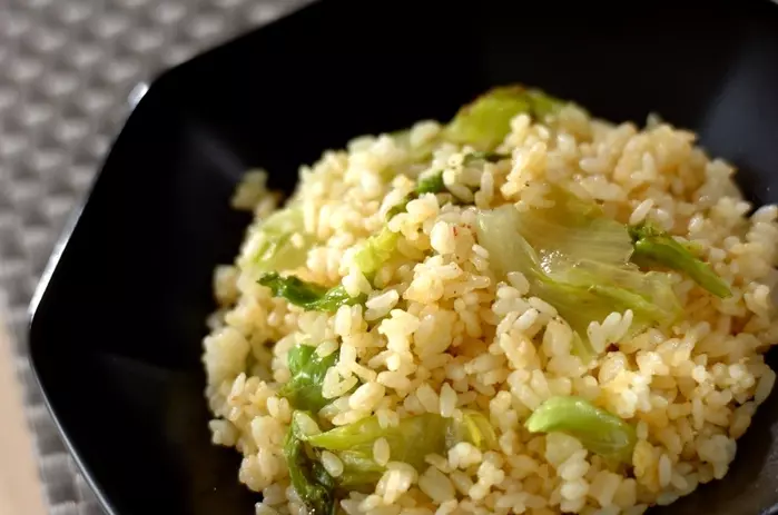 卵とレタスのチャーハン