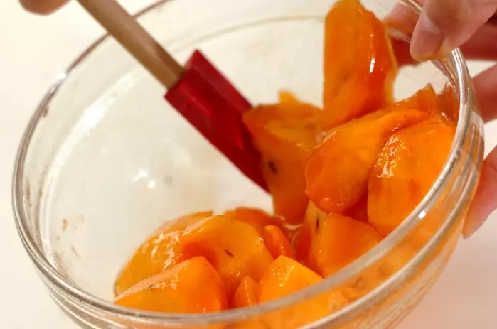 柿とヨーグルトのデザートの作り方1