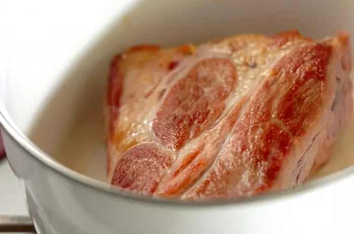 味しみしみ!豚ロース とゆで卵の煮ものの作り方1