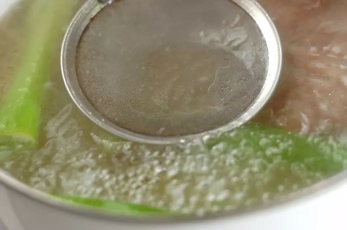 味しみしみ!豚ロース とゆで卵の煮ものの作り方2