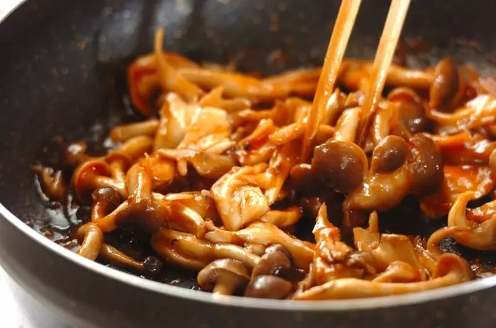 黄金比ソース！キノコのハンバーグの作り方5