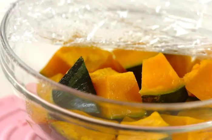 カボチャの豆板醤炒めの下準備1