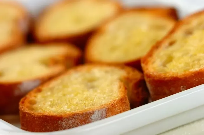 プチトマトのブルスケッタの下準備2