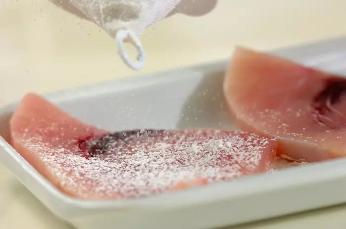 カジキのグリーンソースの下準備1