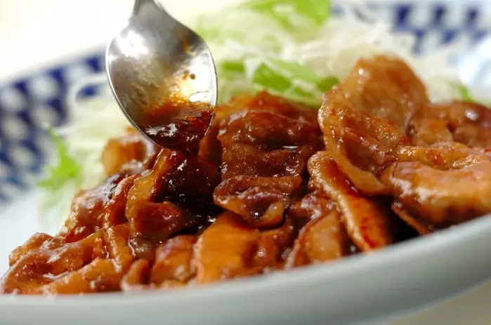 簡単!豚肉の生姜焼き ハチミツが隠し味の作り方2
