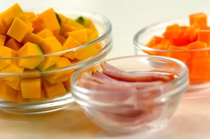 濃厚!かぼちゃスープ 豆乳で絶品 ミキサーいらず by森岡 恵さんの下準備1