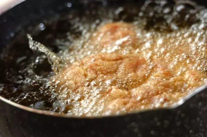 絶品香味ダレが決め手！本格油淋鶏の作り方1