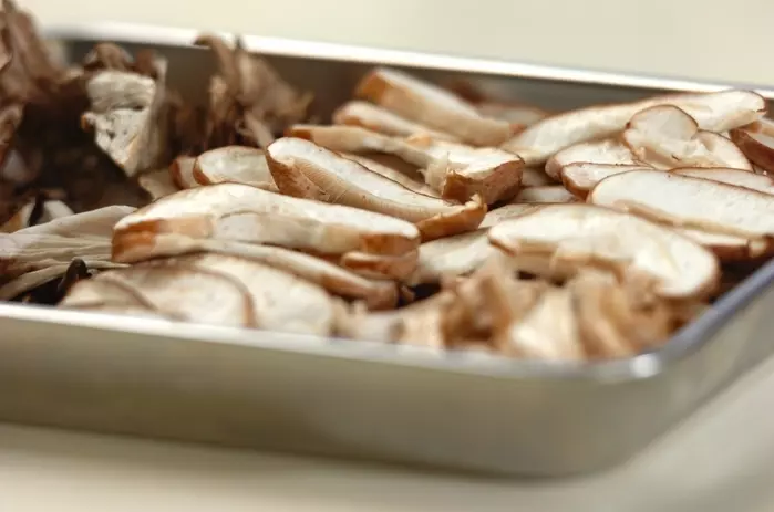 キノコの和風パスタの下準備1