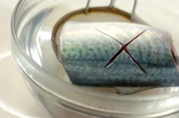 サバのピリ辛みそ煮の下準備1