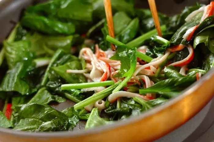 ホウレン草と卵のオイスター炒めの作り方1