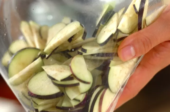 塩もみナスの即席漬けの作り方1