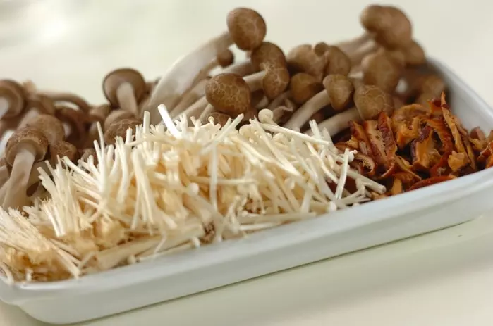 炒めキノコの混ぜ寿司の下準備1