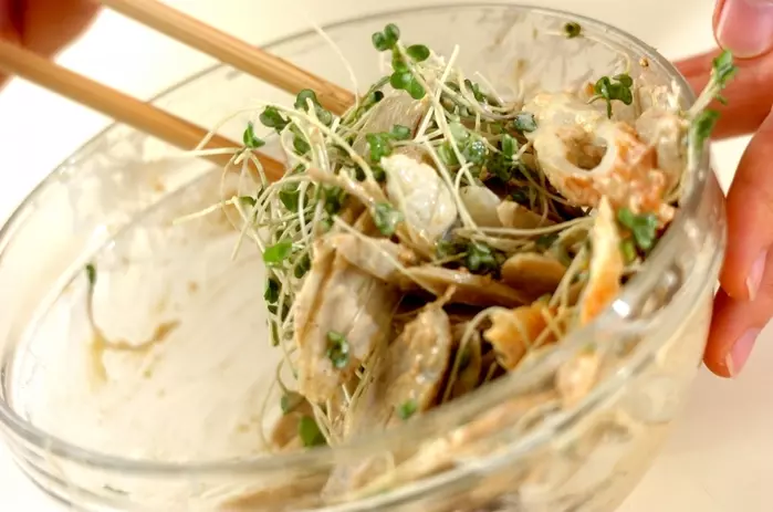 ゴボウとちくわのワサビマヨサラダの作り方1