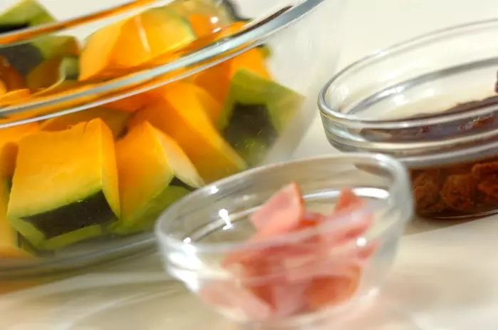 カボチャのレンジサラダの下準備1