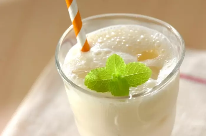 甘酒バナナスムージー