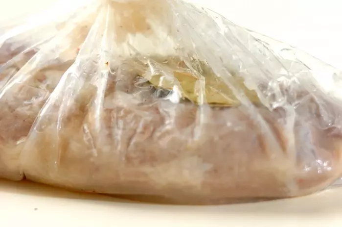 さっぱりやわらか！豚ヒレ肉のオニオンマリネソテーの作り方1