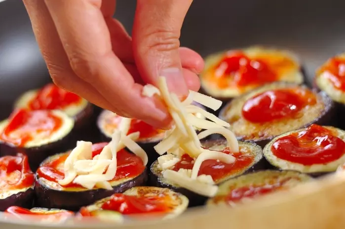 なすを大量消費!子供にも人気の簡単チーズソテー by金丸 利恵さんの作り方2