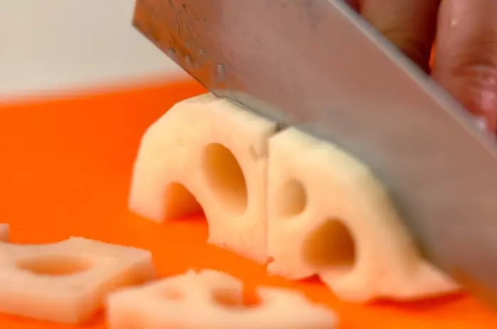 レンコンの梅和えの下準備1