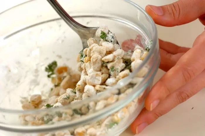 コーンのカレー風味かき揚げの作り方1