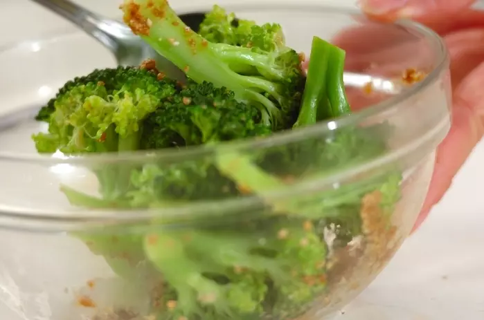 ブロッコリーのゴマ和えの作り方1