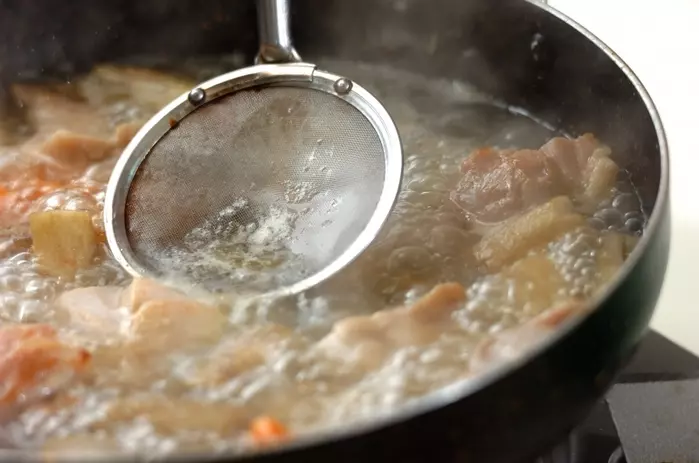 鶏とゴボウの煮ものの作り方2