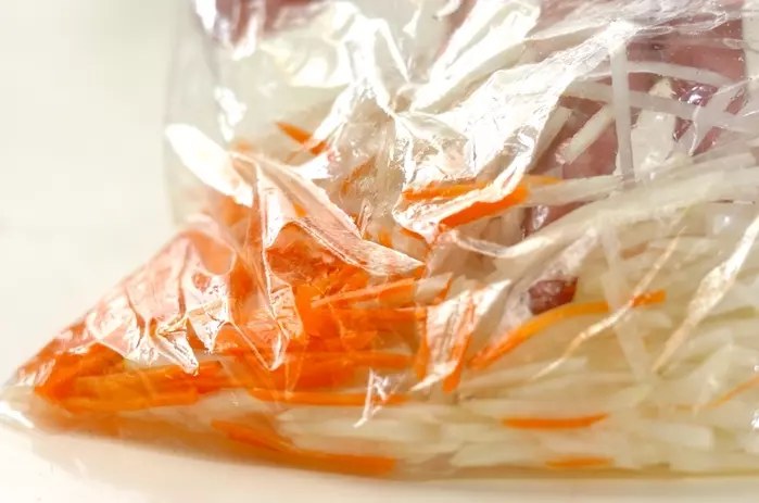 甘酢和え大根の下準備1