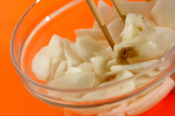 カブのユズコショウ和えの作り方2