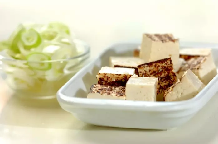 焼き豆腐のみそ汁の下準備1