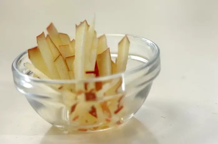 大根とリンゴのサラダの作り方1