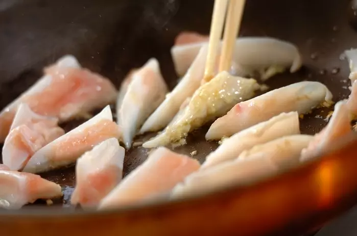 軟骨のガーリック炒めの作り方1